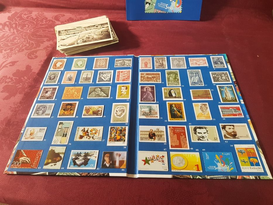 Coleção de selos e postais completa