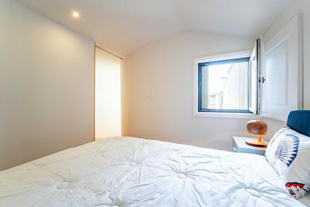 T2 com Varanda e Vista Única na BAIXA DO PORTO