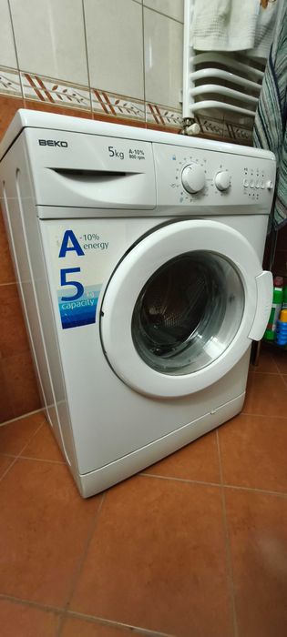 Pralka BEKO 5 kg / 800 rpm – Stan bardzo dobry / W pełni sprawna