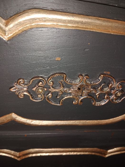 Móvel antigo   pintado