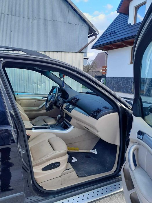 Auto BMW X5 E53
