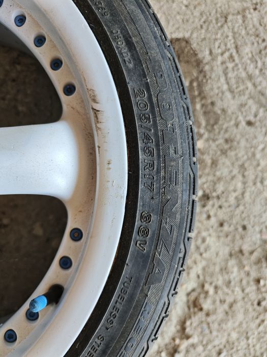 Jantes 17 pneus quase novos 205/45/17