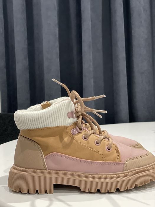 Ботинки  на девочку 34 размер