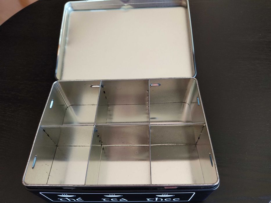Caixa de metal para saquetas de chá