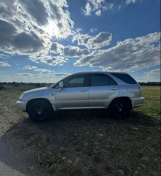 Автомобіль Lexus RX 300