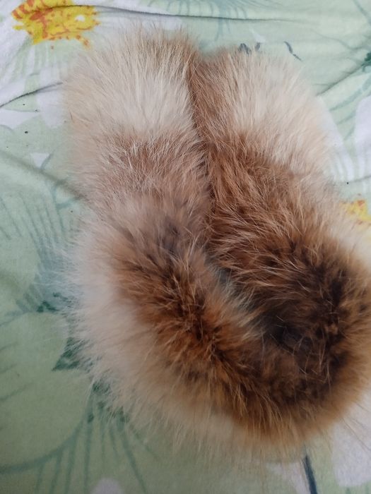 Воротник натуральний лисий состояние нормальное
