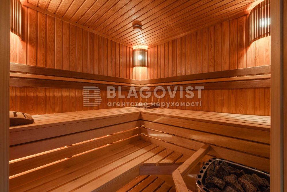 Стоянка БЕЗ % 300м2 Дом с бассейном в закрытом охраняемом КГ