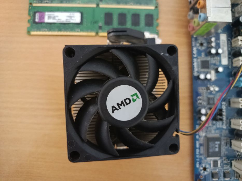 Gigabyte GA-M720-US3