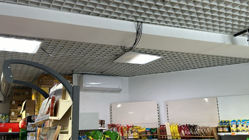 Кондиціонер neoclima інверторний 50кв 2 шт з комплектуючими трубами.