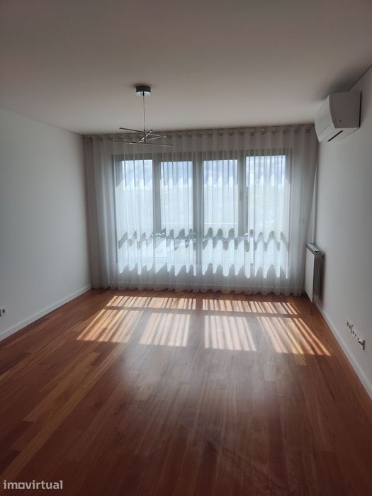 Apartamento Renovado T2 Avenida Bessa - 2 lugares garagem