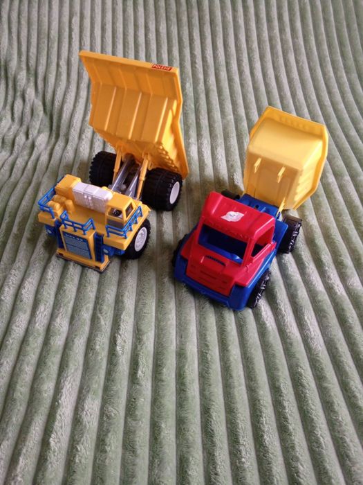 Машинки средних размеров