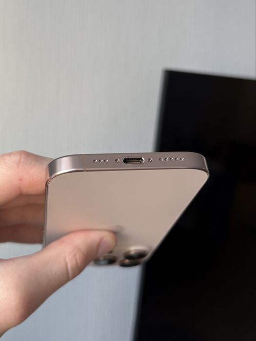 Продам Apple Iphone 16 Pro 256GB Desert Titanium 90% Ідеальний стан Neverlock Фіз.сім.