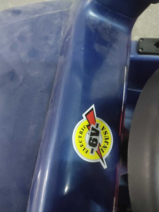 Carro elétrico de criança