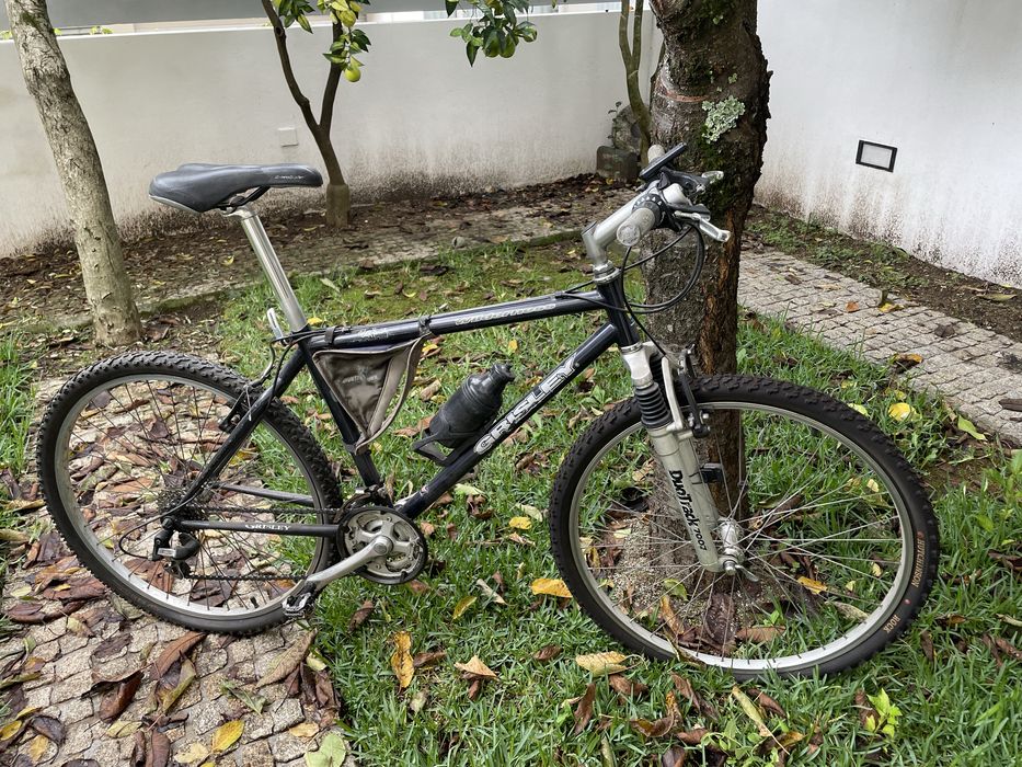 Bicicleta desportiva para adulto