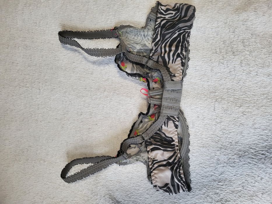 Бюстгальтер сіточкою