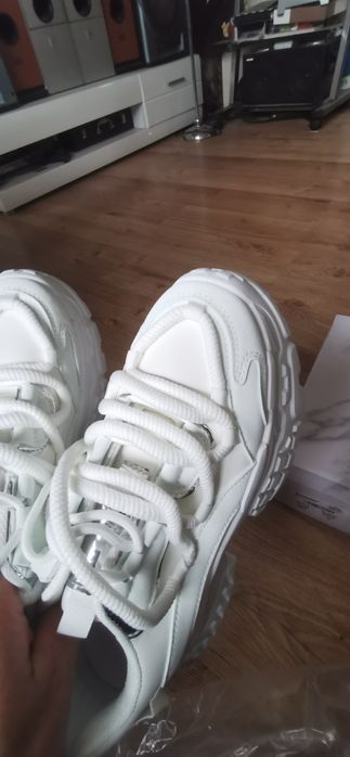 Nowe buty na koturnie