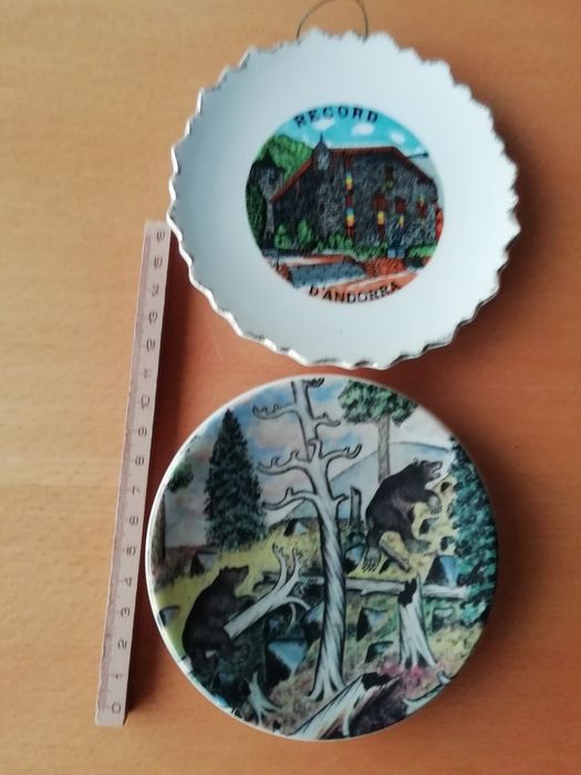 Conjunto de pratos de vários países.