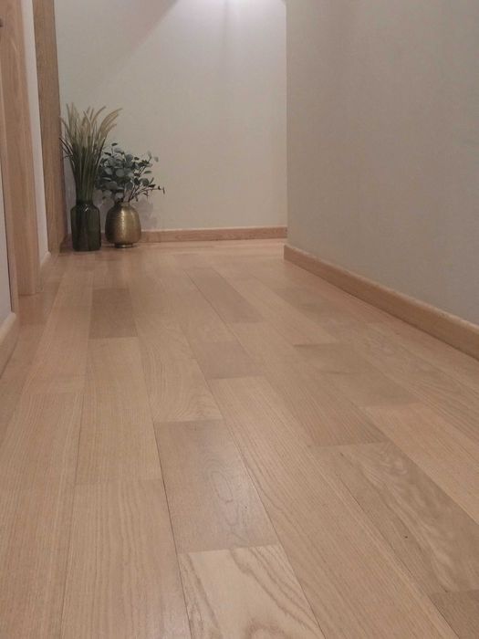 Deska podłogowa dębowa lub jesionowa  lita