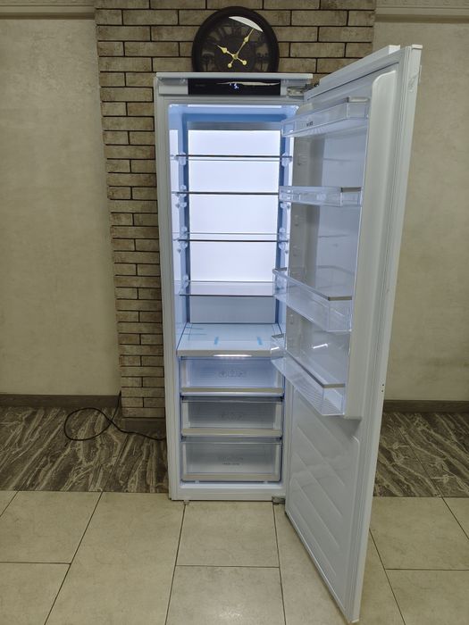 Вбудований однокамерний холодильник NoFrost Witt FreshZone Франція А+++