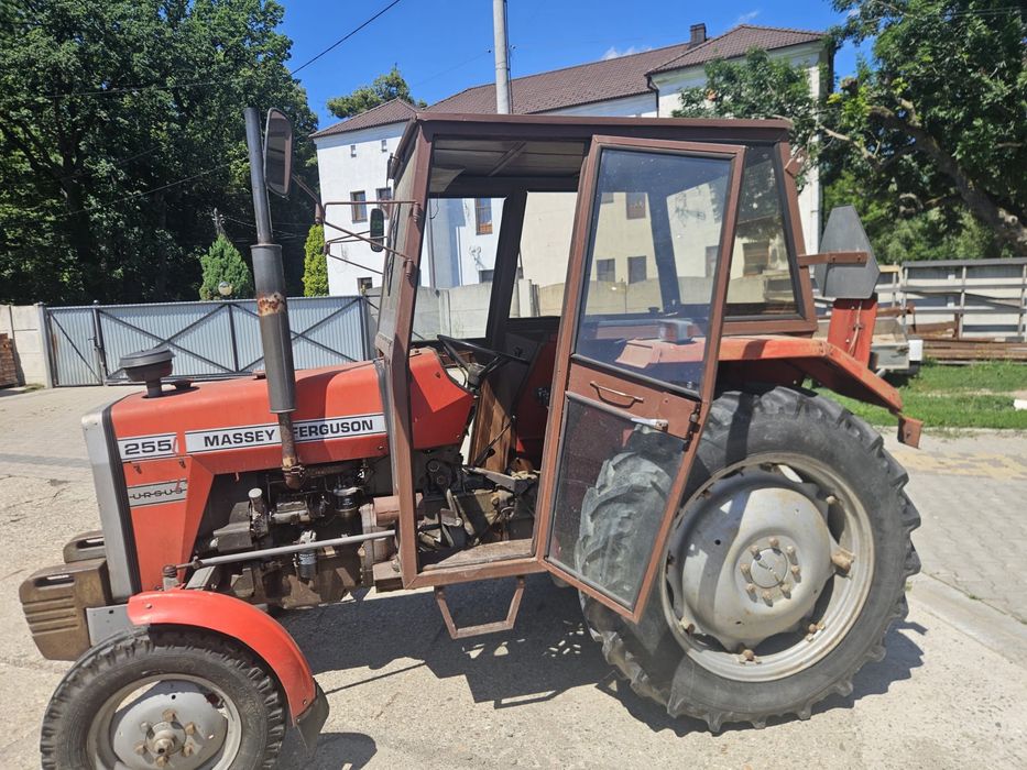 Massey Ferguson 255