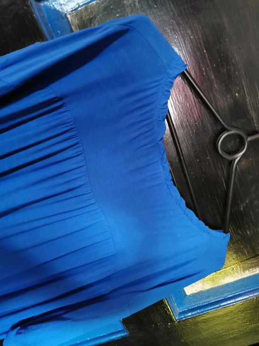 Bluzka z dekoltem wiązanym niebieska