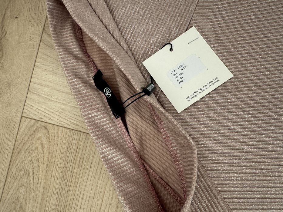 Spódnica pudrowa obcisla elastyczna blyszczaca S Missguided