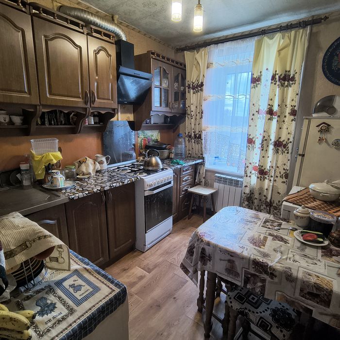 Продаж двокімнатної на Героїв Десантників