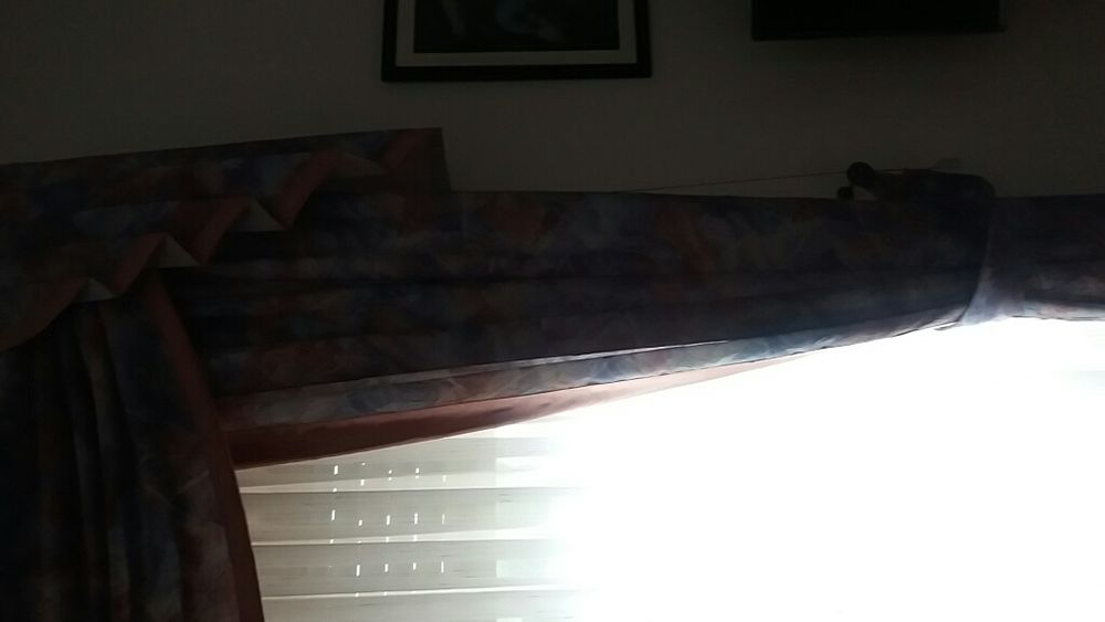 Cortinados. sanefa e ferragens