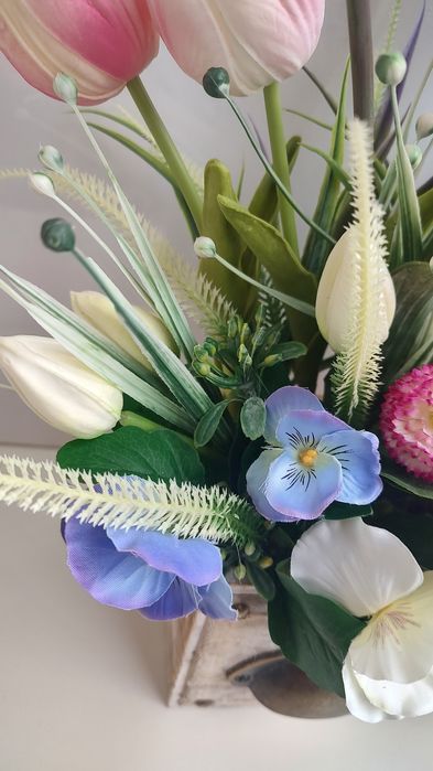 Kompozycja wiosenna z gąską