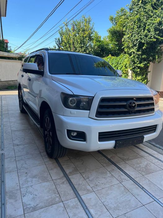 Toyota Sequoia
