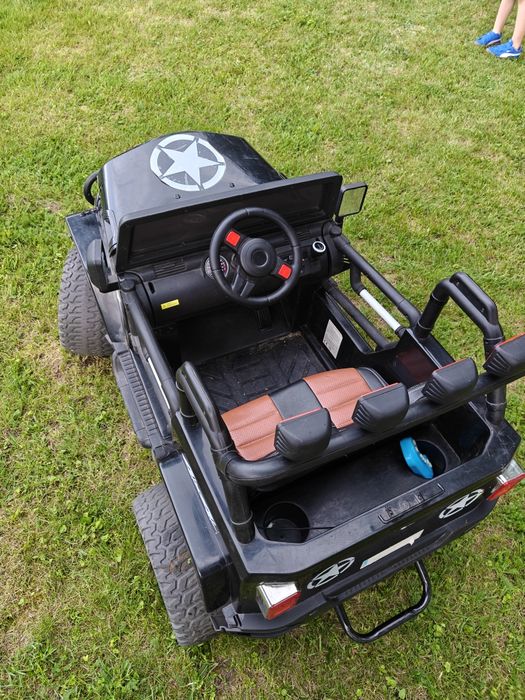 Jeep na akumulator