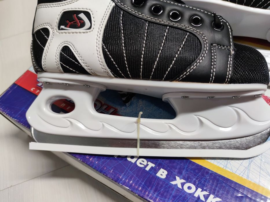 Продам Нові , хокейні ковзани