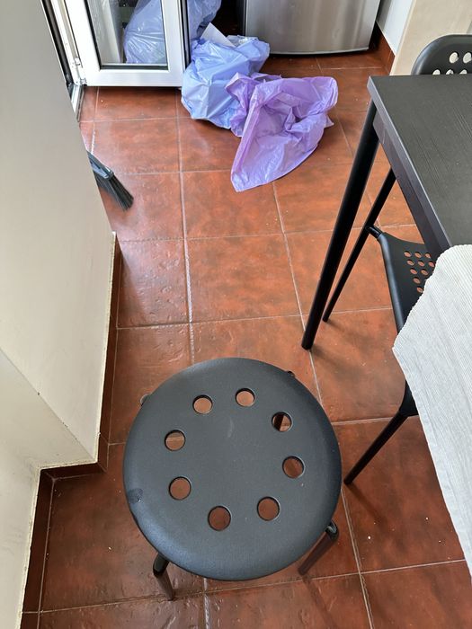 Conjunto Mesa + 2 cadeiras + banco