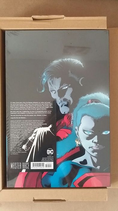 Absolutes e Omnibus DC Comics