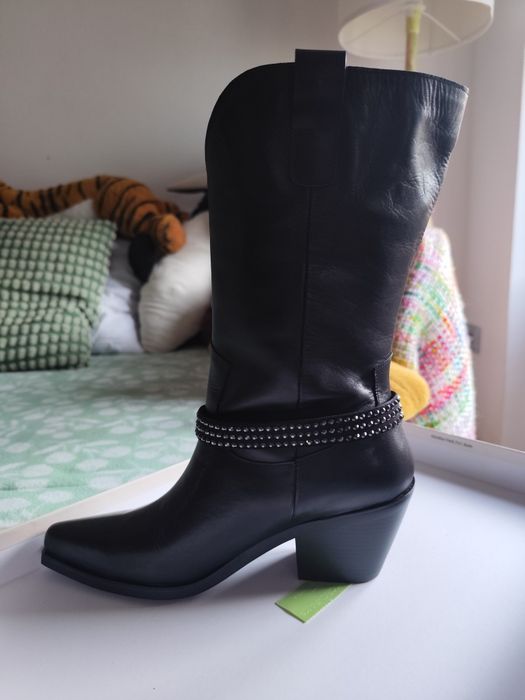 Botas couro pretas