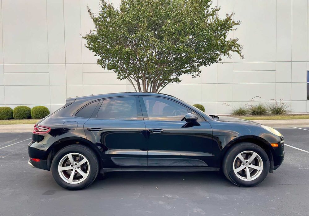 Porsche Macan      2017