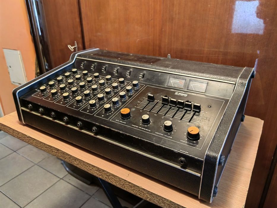 Mixer Vintage Yamaha EM-150