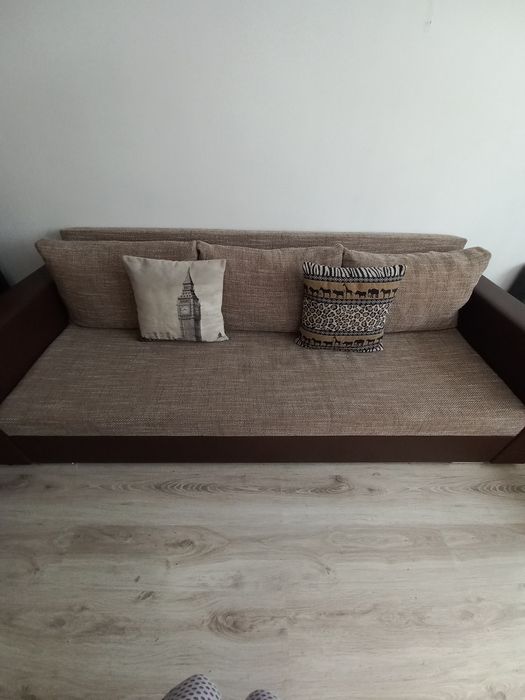 Sprzedam sofę dwuosobową.