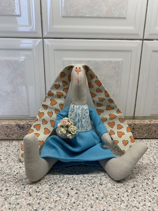 Іграшка ручної роботи зайчик