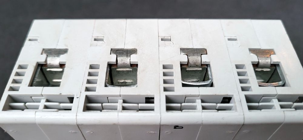 PLHT-C80/3N EATON автомат