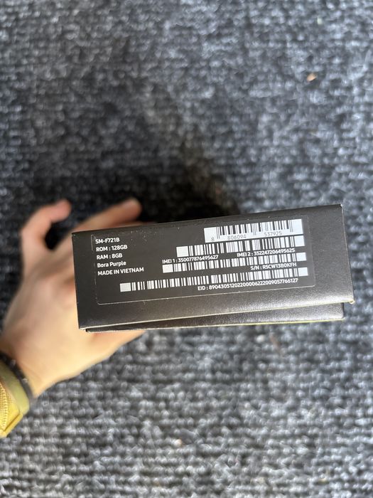 Galaxy Z Flip4 ainda com garantia