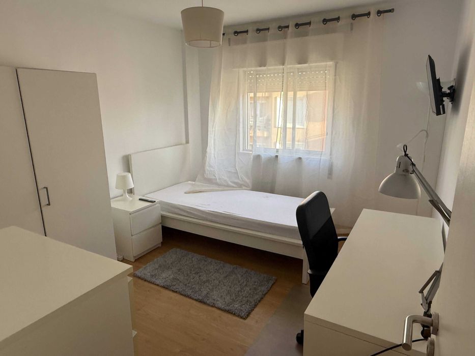 Quartos para estudantes - FCT NOVA e Egas Moniz - Monte de Caparica