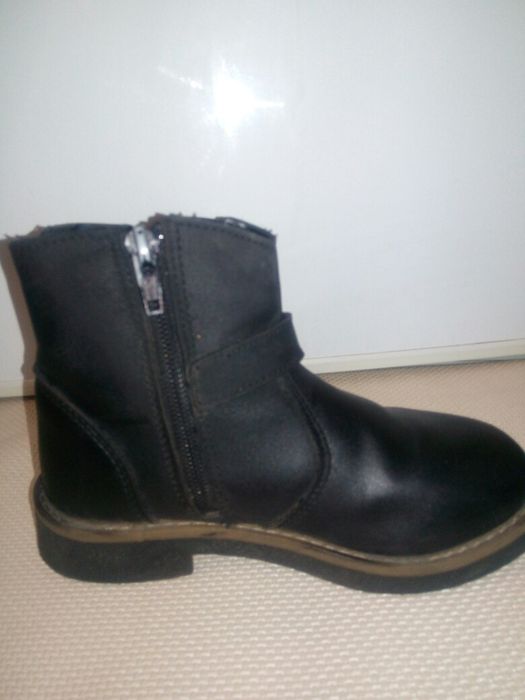 Фирменные ботинки для девочки