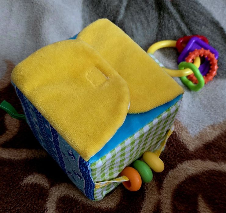 Дитячі іграшки для малюків