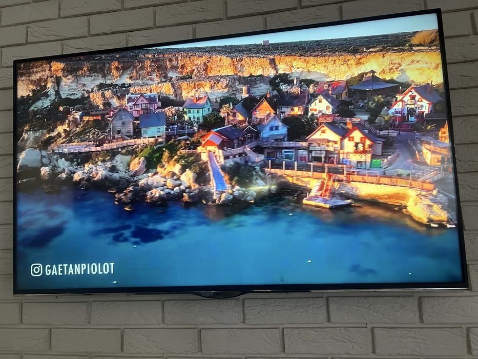 Телевізор Jvc  50 smart 4k 2020 року