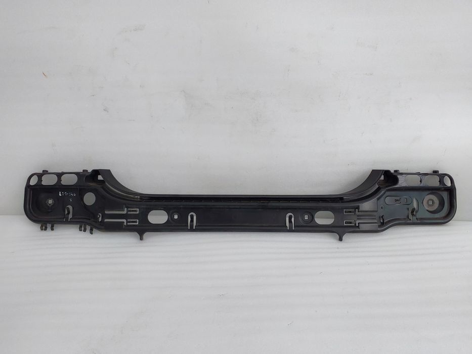 Guia de pára-choques trás central BMW 5 (E60)