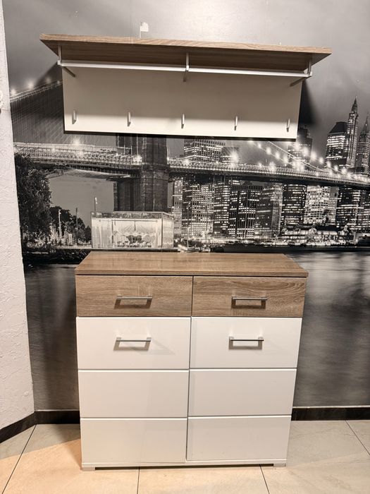 Komoda i wieszak na przedpokoj