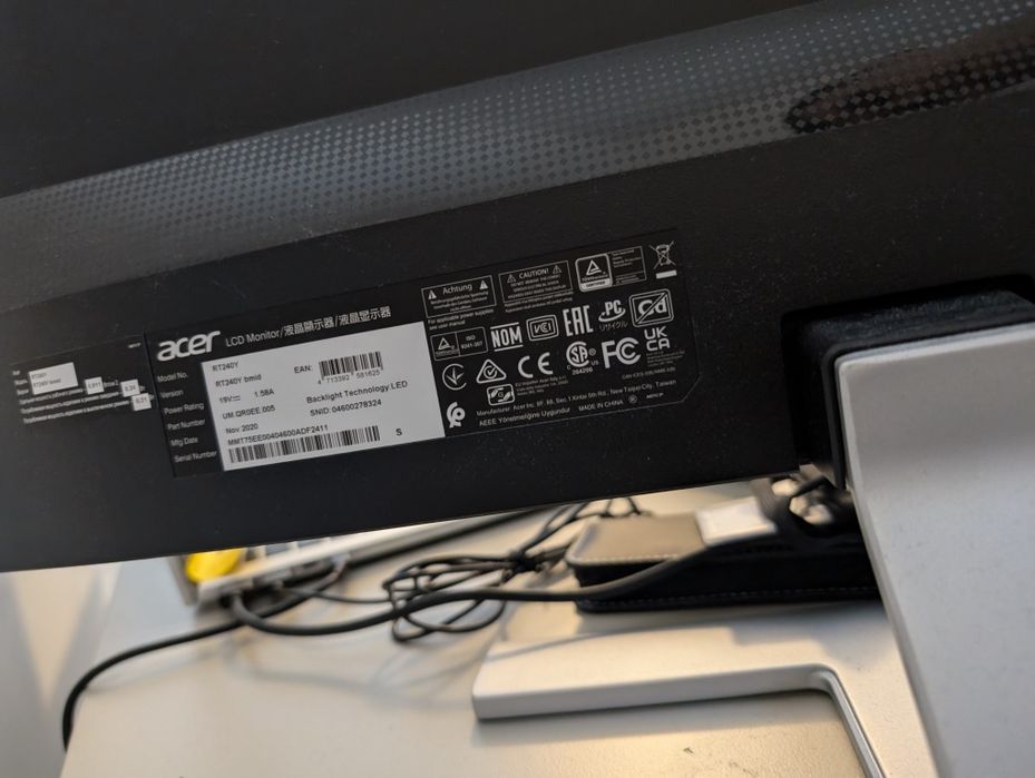 Monitor RT240Y stan idealny