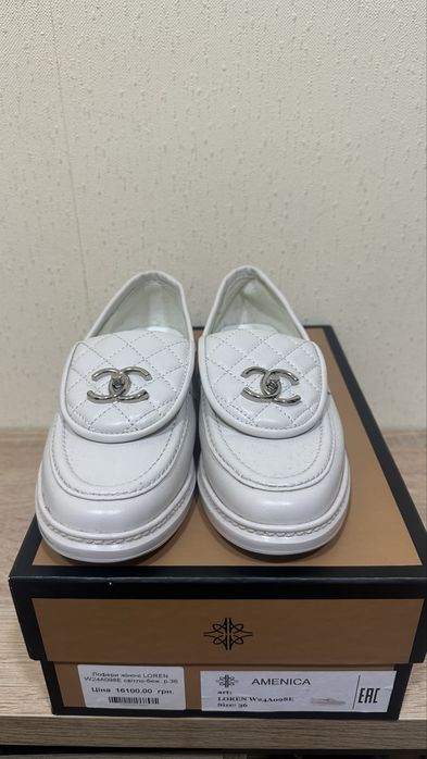 Лофери chanel білі натуральна шкіра
