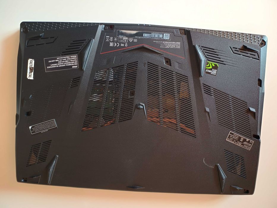 MSI GL63 9SDK i7-9750H 16GB NVIDIA GTX1660Ti 6Gb SSD512Gb 60Hz